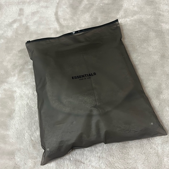 Essentials Fear of God Dark Oatmeal Hoodie - Picture 5 of 5